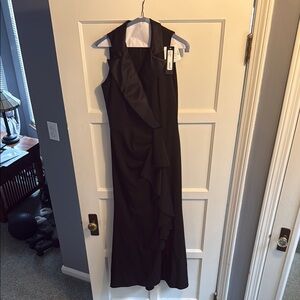 Betsy & Adam Black Sleeveless Tuxedo Collar Maxi Dress